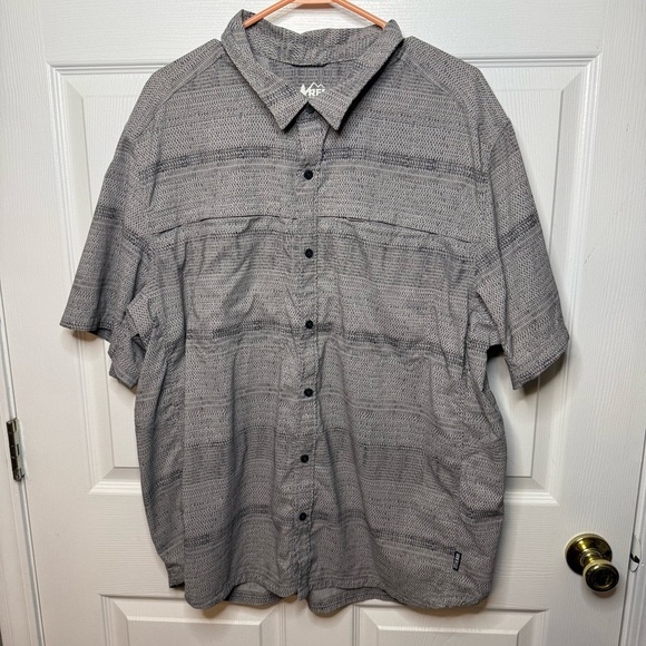 REI COOP Men’s Short Sleeved Button Down Hiking Shirt Gray and Black Size XL GUC - Picture 1 of 9